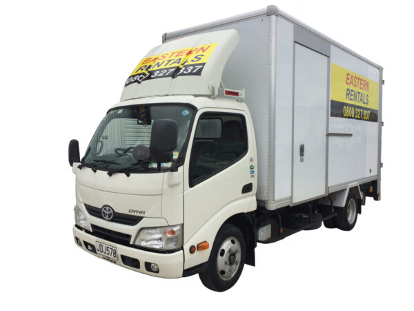 17 m3 Box Truck With Tail Lift | Eastern Rentals
